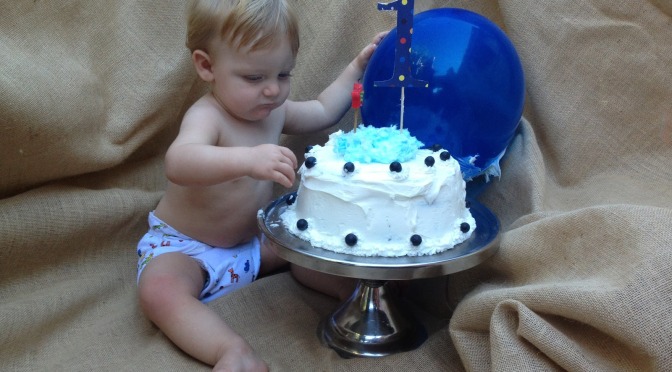 Baby Smash Cake Photo Shoot using Burlap as a Photo Backdrop